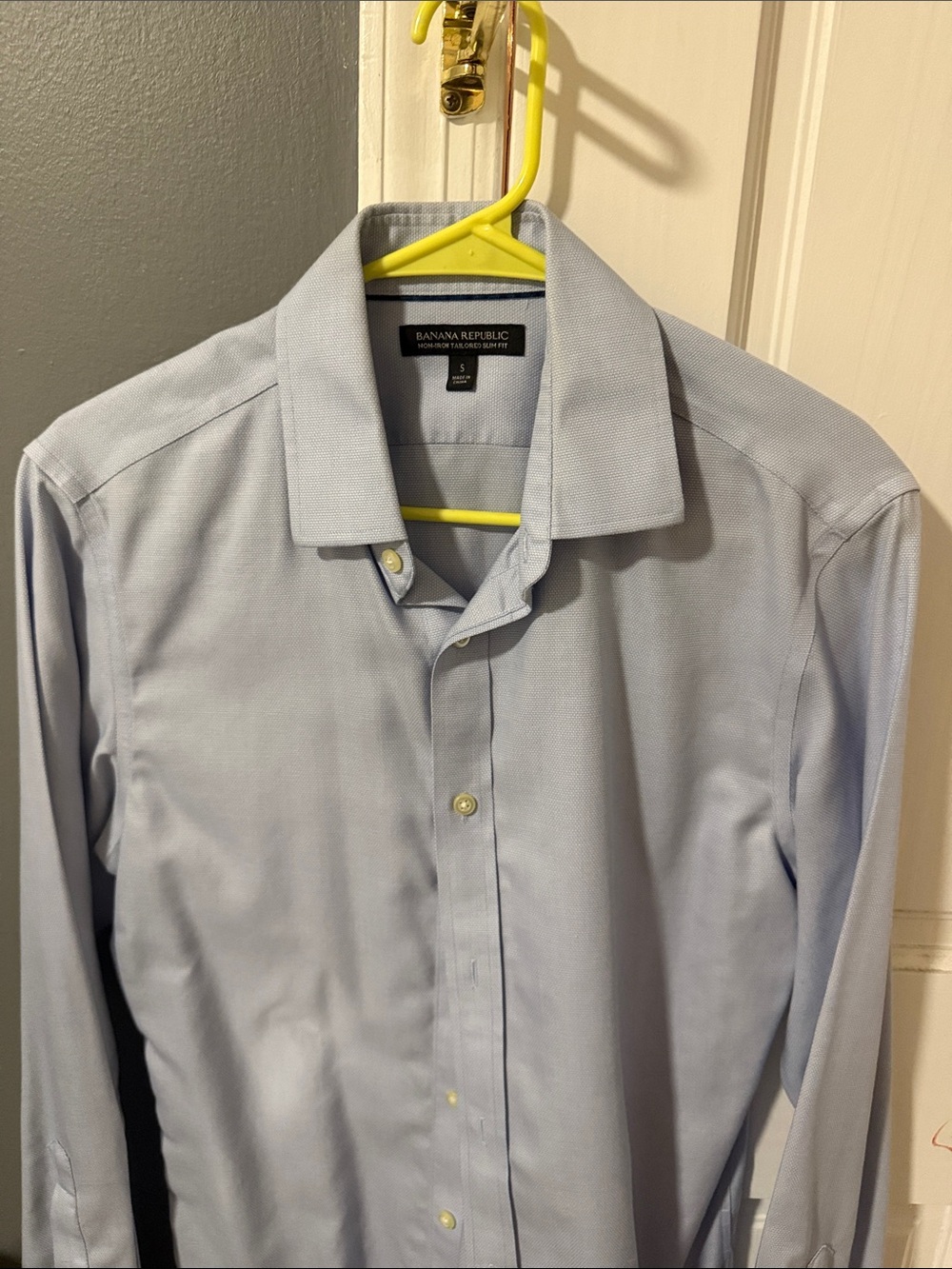 Banana Republic Men's Light Blue Dress Shirt - Spread Collar